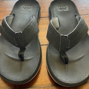 Reef sandle used. Size 13